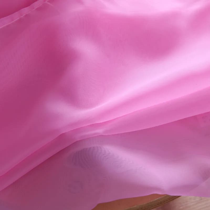 Zasłony na okno sypialni Tulle